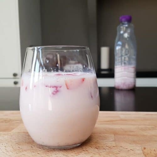 how to make fresh strawberry milk